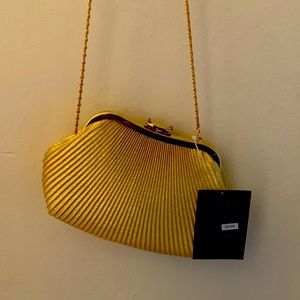 Brand New. Perfect for the Holidays!!, Never worn Georgous Evening Purse…🌹